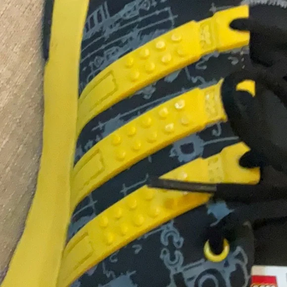 Adidas, size 6.5, black & yellow - Picture 5 of 8
